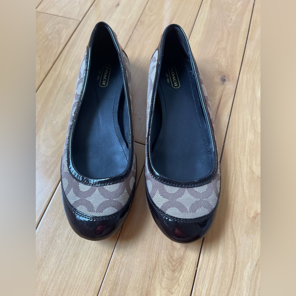 VGUC Brown Coach Signature Flats with rubber soles - Size 7.5